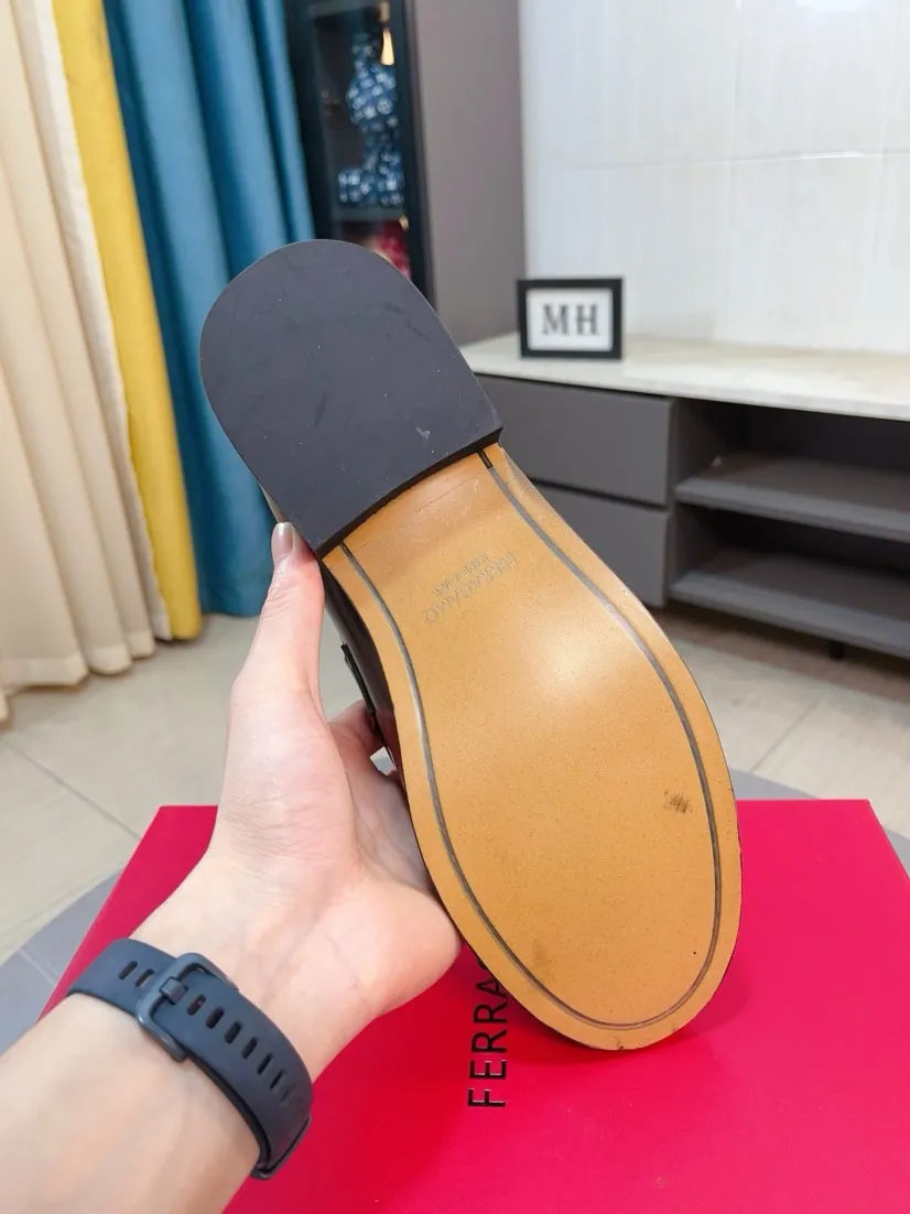 Men's shoes 💰560🌸🌸Water dyed cowhide 🆘[Salvatore Ferragamo] Ferragamo's latest casual business leather shoes for men! Available at counters simultaneously! The fabric is made of specially imported original suede calfskin, and the interior is made of imported water-dyed cowhide. It is absolutely luxurious and leads the fashion trend. Matching code: 38-44 45 customized